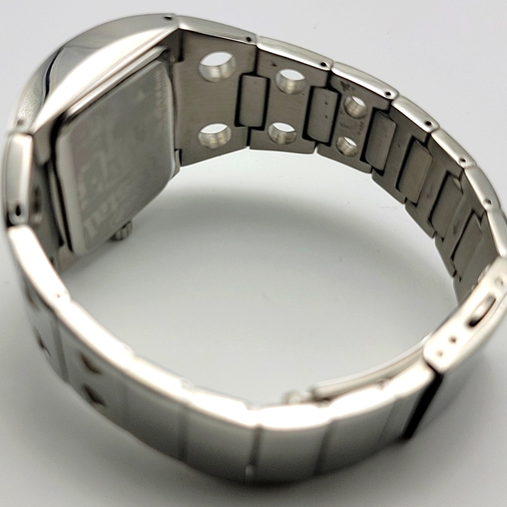 RARE Womens Chrome VESTAL Destroyer Silver Wrist Watch Polished NEW Battery 37mm - Picture 9 of 10